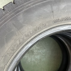 205ー70ー17.5 タイヤセットの画像