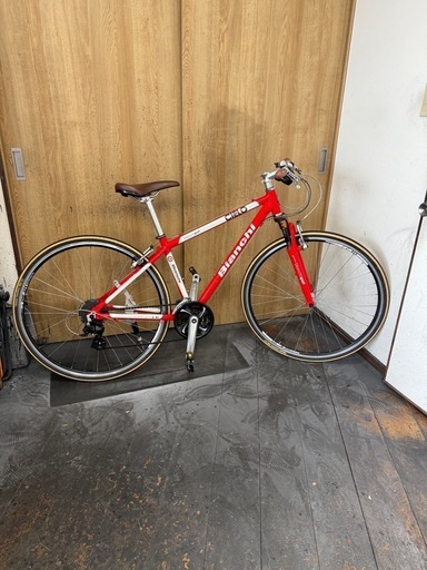 中古車　クロスバイク　Bianchi CIEO　アルミフレーム　フロントフォーク(サスペンション付き)　24段変速