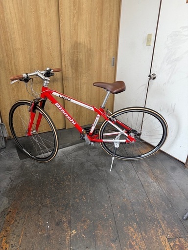 中古車　クロスバイク　Bianchi CIEO　アルミフレーム　フロントフォーク(サスペンション付き)　24段変速