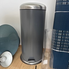 ステップ式ゴミ箱　大容量の画像