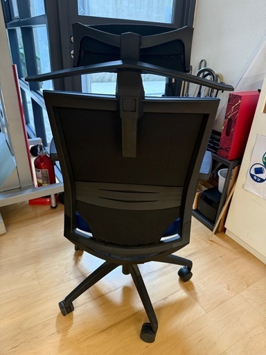 【PLUS製・ハイバックオフィスチェア KC-KT60】ヘッドレスト・ハンガー付き／ブルー