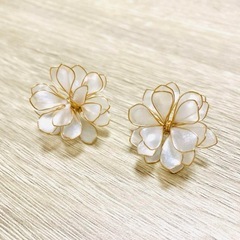 ハンドメイド 花 パール調 ワイヤー ピアス 結婚式 ブライダル...