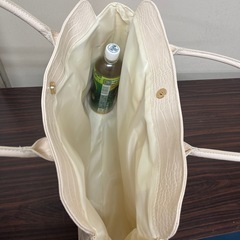 新品未使用 サンリオ マイメロディ フェイクレザー クリームホワイト 大きめハンドバッグの画像