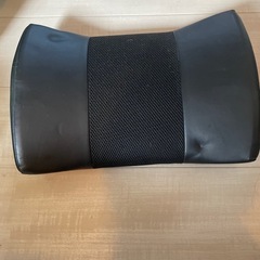 腰にかますクッション 無料