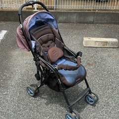 ベビーカー　コンビの画像