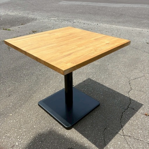 アース若松倉庫　カフェテーブル　ダイニングテーブル　在庫3台