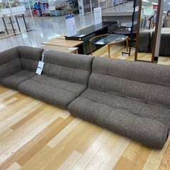 【トレファク ラパーク岸和田店】ロータイプ カウチソファー　ダー...