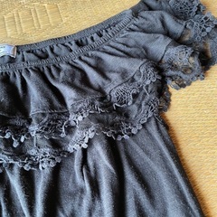 黒色　トップスの画像