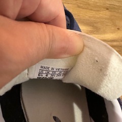 adidasガゼルスニーカーの画像