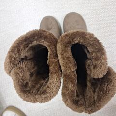 モコモコブーツの画像