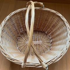 籐のカゴ 　の画像