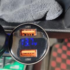 IDEATOR製車用シガーソケット（2ポート）（電圧計付き）の画像