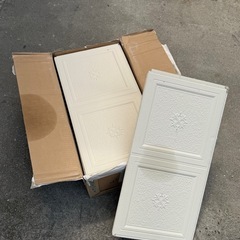 【無料でお譲り致します】天井材の画像