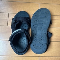 キッズ　サンダル22㎝の画像