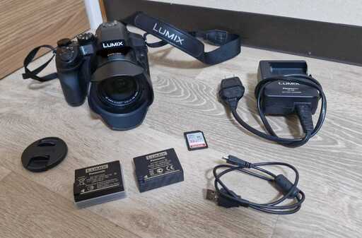 Panasonic LUMIX DMC-FZ330 + バッテリー2個 + 32GB SD