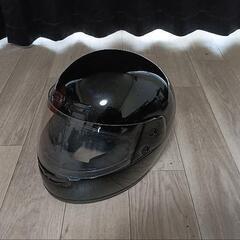 フルフェイスのヘルメット