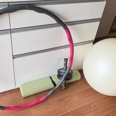 トレーニンググッズ4点セット（ヨガマット、バランスボール他）