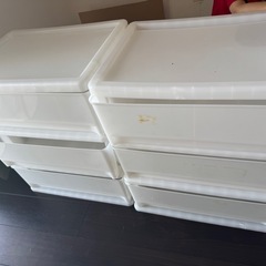 プラスチック衣装ダンス　２個
