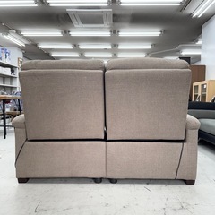 【超美品‼️】定価99,900円♪ ニトリ 148cm幅2人掛け電動リクライニングソファ(Nビリーバ) ラヴソファ USBポート付き 布製♪の画像
