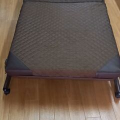 折り畳みベッド　の画像