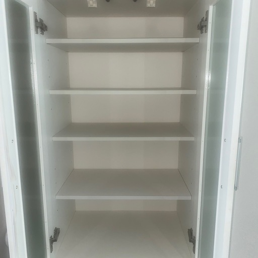 機能性抜群の食器棚希望の金額でお売りいたします！