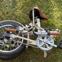 折りたたみ自転車の画像