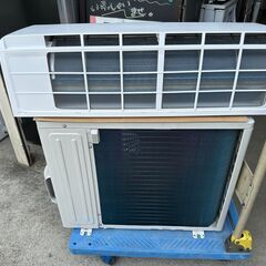 【動作保証あり】Hisense ハイセンス 2022年 2.2kw 6畳用 冷暖房ルームエアコン AT-HA2213【管理KR579】の画像