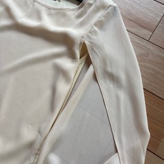 ベージュ　ワンピースドレス　パーティドレスの画像
