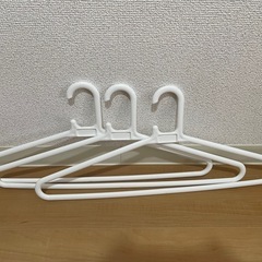 ニトリ？　バスタオルハンガー