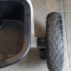 お折りたたみ三輪車　手押しハンドルあり　説明書ありの画像