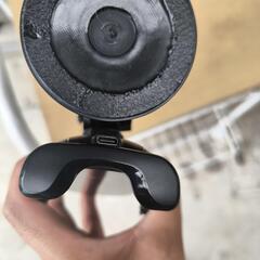 スマホ ホルダー 手をかざすと自動開閉 Qi ワイヤレス充電 の画像