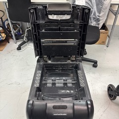 GBC シュレッダー 静音 家庭用 小オフィス用 自動細断A4コピー用紙130枚 連続使用約10分 ダストボックス26L オートフィード時約200枚収容 マイクロクロスカット オートフィードシュレッダ マイクロ GCS130AFM-B ブラックの画像