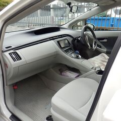 超きれい、平成23年式　トヨタ　プリウス Sグレード（DAA-ZVW30）  ディラー卸の画像