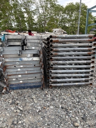 (交渉中）　足場　セット　4列3段　写真にある足場全て　石狩発