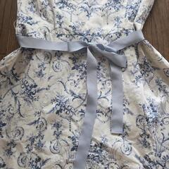 LAURA ASHLEYの半袖ブルー系ワンピースの画像