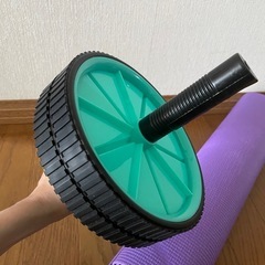 ヨガマット＆腹筋ローラーの画像