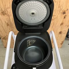 TOSHIBA　RC-5MFM　３合炊飯器の画像
