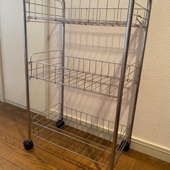 小型ラック（ローラー付き）の画像