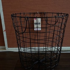 バスケット　
箱
