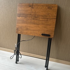 山善　折りたたみテーブル　ハイタイプコンセント付きの画像