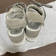 スニーカー スニーカーサンダルの画像