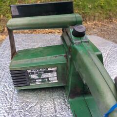 電気式チェンソーの画像