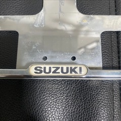 【純正】スズキ ナンバーフレームの画像