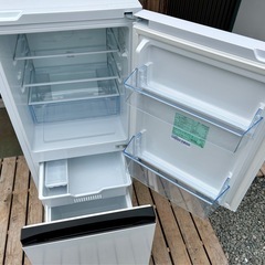 【極美品 手洗クリーニング済】2022年 2ドア冷凍冷蔵庫 135ℓ Hisense HR-D13E2W【PayPayお支払い出来ます】の画像