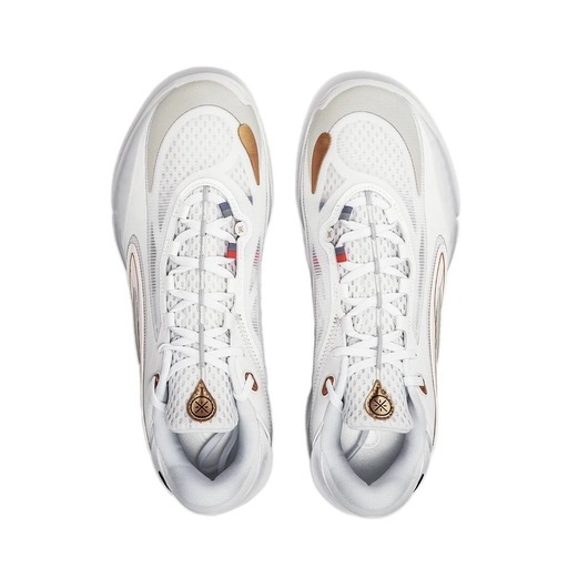 バッシュ　バスケ　シューズ