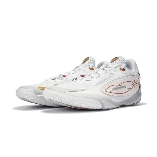 バッシュ　バスケ　シューズ