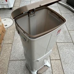 ゴミ箱の画像