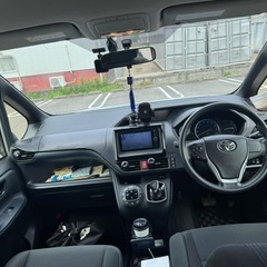 トヨタ　ヴォクシーハイブリッド車　車検ロング付きR8/11月迄　早期取引値下げ可能！の画像