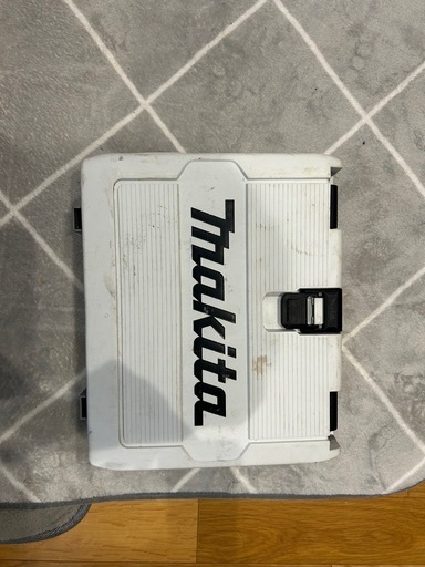 マキタ  インパクトドライバー