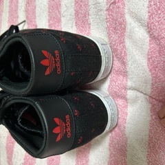 　値下げしました　‼️　ａｄiｄａs             スニーカーの画像